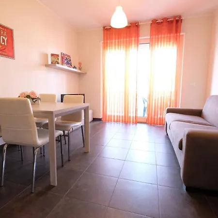 Claudia Int. M - Apartment *